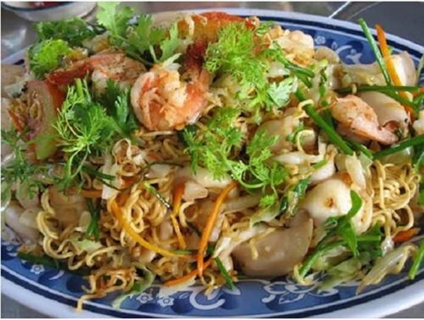 2 cách làm mì xào hải sản tại nhà ngon, đơn giản mẹ nào cũng làm được-5