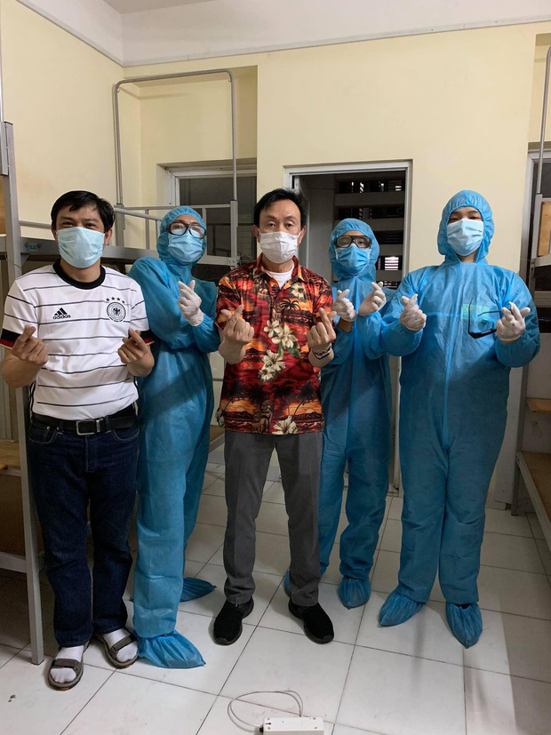 Danh hài Chí Tài đã chính thức hoàn thành 14 ngày cách ly tập trung, không quên ghi điểm bằng hành động nhỏ với bác sĩ-1