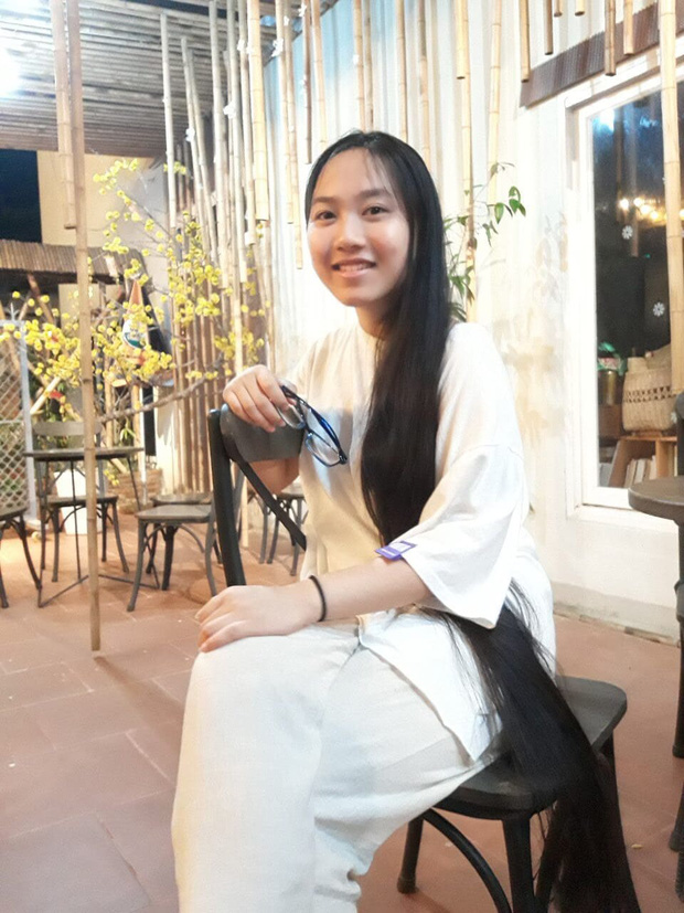 Bài viết cảm động của người cha có con gái là du học sinh không về nước: Con là sinh viên cuối cùng bước ra khỏi cổng trường trước khi nó bị đóng cửa vào ngày mai, bố ạ!-1