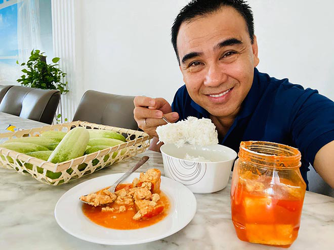 Bữa sáng đạm bạc và sở thích ăn uống của MC giàu nhất Việt Nam Quyền Linh-3
