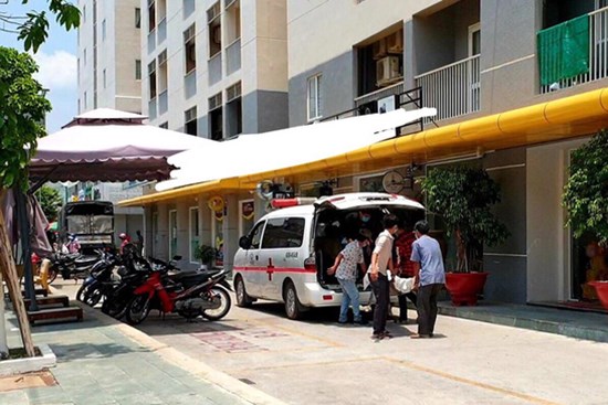 Phó Giám đốc công ty môi trường chết bốc mùi trong căn hộ ở chung cư