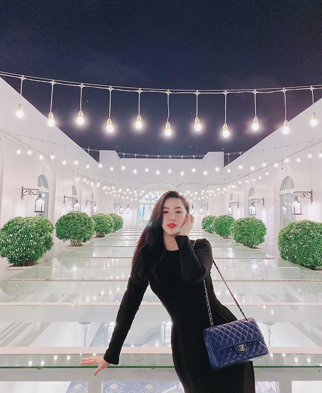 Bảo Thy hiếm hoi chia sẻ loạt ảnh tình tứ bên ông xã đại gia, nhưng sao body của đằng gái chiếm trọn spotlight thế này?-6