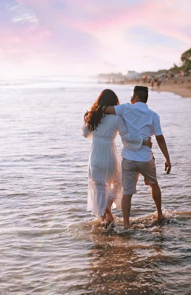 Bảo Thy hiếm hoi chia sẻ loạt ảnh tình tứ bên ông xã đại gia, nhưng sao body của đằng gái chiếm trọn spotlight thế này?-2