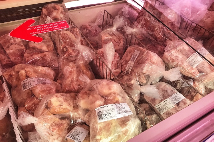 Chất lượng thật bên trong miếng thịt lợn nhập khẩu Nga sau khi rã đông?-5