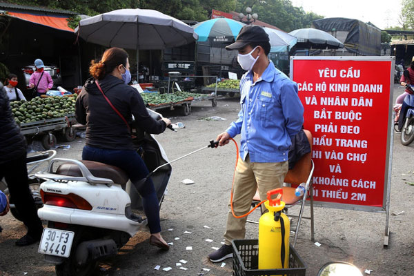 Ngày mai, Hà Nội tổ chức xét nghiệm Covid-19 tại các chợ đầu mối-1