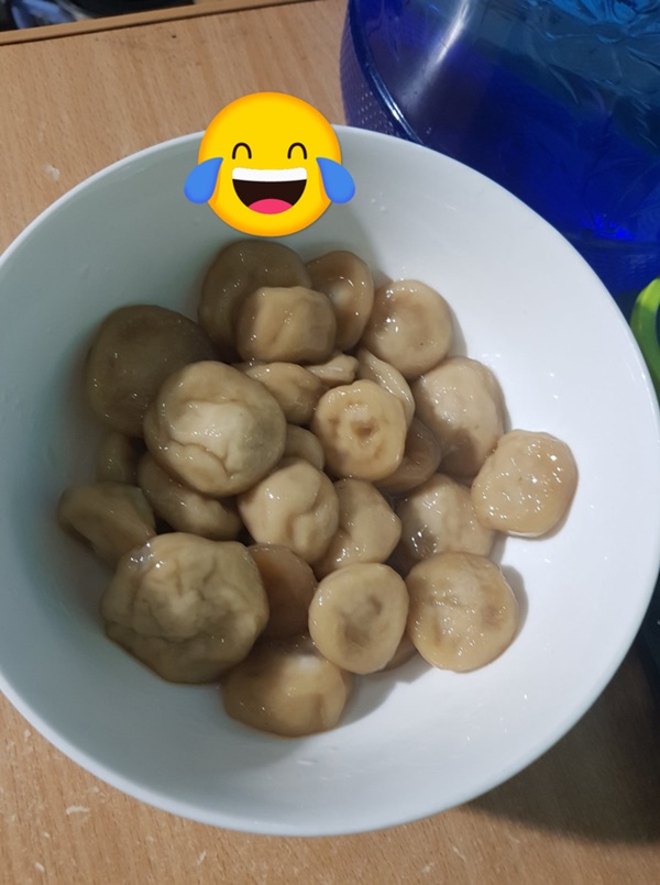 Chưa bao giờ hết choáng vì team ghét bếp: Làm bánh chuối hấp trông như miếng thịt lợn, cao thủ đuổi hình bắt chữ&nbsp;phải xin thua-4