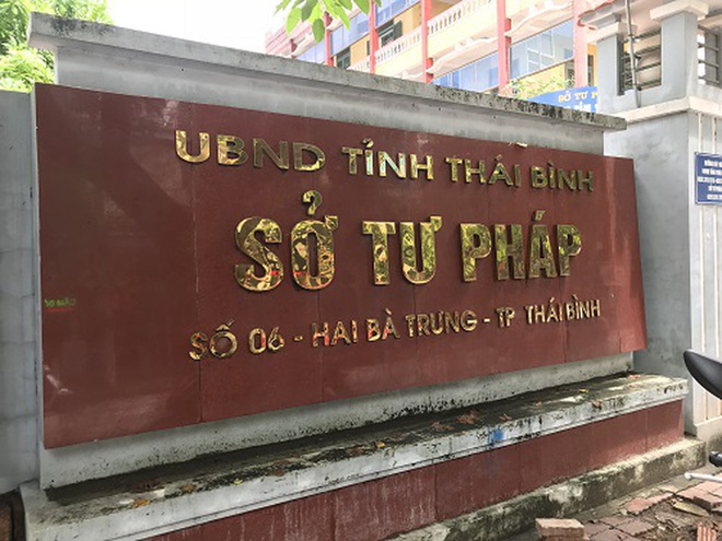 Lãnh đạo Sở Tư pháp Thái Bình: Hai cán bộ vừa bị bắt đều được đánh giá hoàn thành tốt nhiệm vụ-1