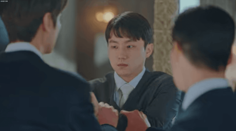 Bốn người mất mạng ở 15 phút đầu tập 1 Quân Vương Bất Diệt, drama thế giới song song của Lee Min Ho mở hàng cực căng-6