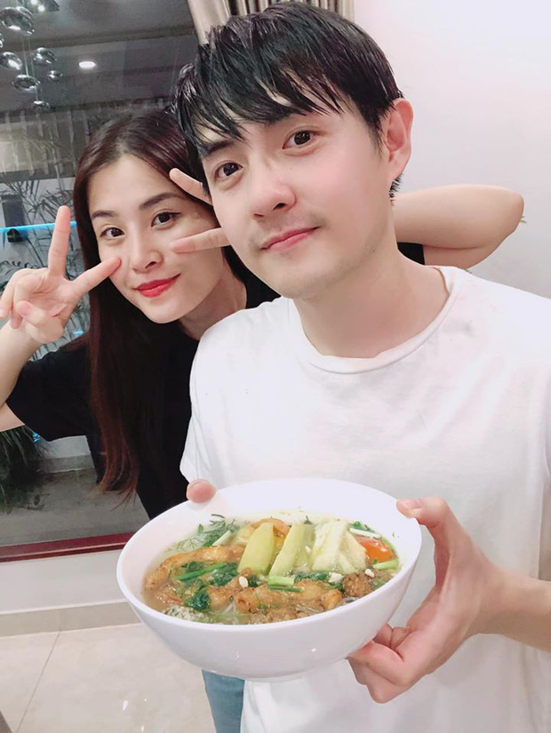 Đông Nhi xuất hiện tình tứ bên Ông Cao Thắng giữa tin đồn mang thai, chi tiết chiếc váy suông đặc biệt gây chú ý-4