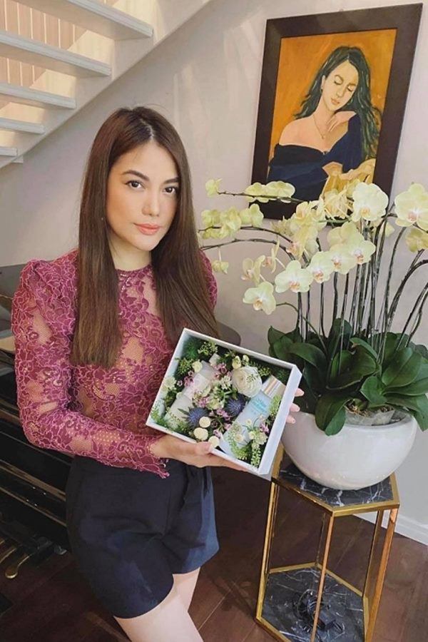 Trương Ngọc Ánh ở tuổi 43: Nhan sắc rực rỡ hơn gái tân, ở biệt thự thuộc hàng siêu khủng-6