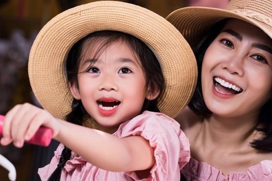 Những hình ảnh mới nhất của bé Lavie, dự kiến cuối tháng Phùng Ngọc Huy sẽ về nước đón con