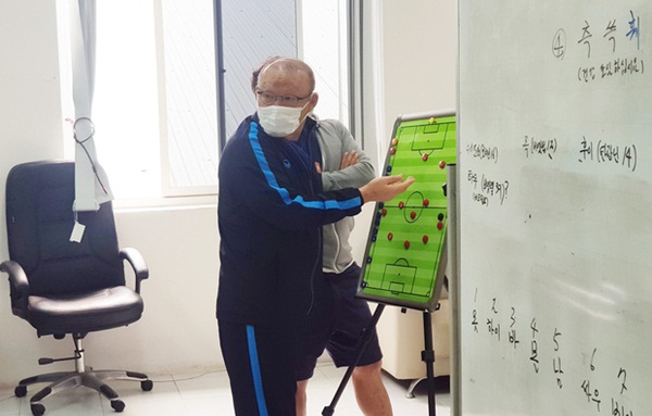 Tại sao không đòi CLB Thái Lan nhả Văn Lâm về dự AFF Cup 2020 lại thể hiện đẳng cấp của bóng đá Việt Nam?-2