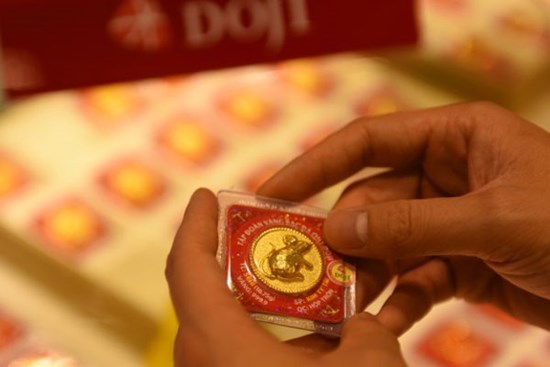 Giá vàng hôm nay 19/4: Dân lạc quan, vàng mất thế