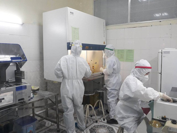 Quảng Bình: Tiến hành cách ly, xét nghiệm thiếu nữ bị ho, sốt, tức ngực sau khi trở về từ Hà Nội-1