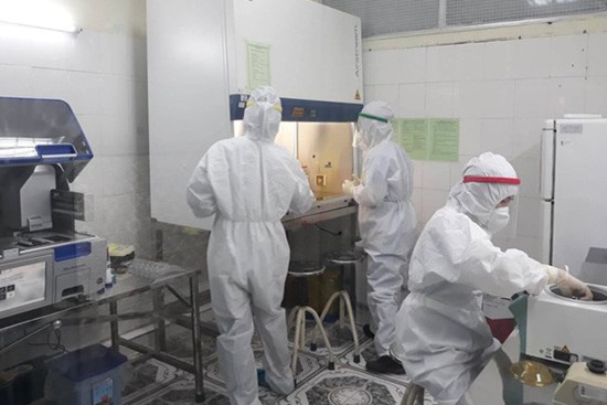 Quảng Bình: Tiến hành cách ly, xét nghiệm thiếu nữ bị ho, sốt, tức ngực sau khi trở về từ Hà Nội