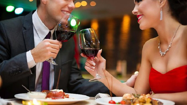 4 sai lầm trong tiêu tiền mà tới 90% các cặp vợ chồng trẻ đều mắc phải khiến tiền kiếm bao nhiêu vẫn rỗng ví và 3 cách khắc phục-4