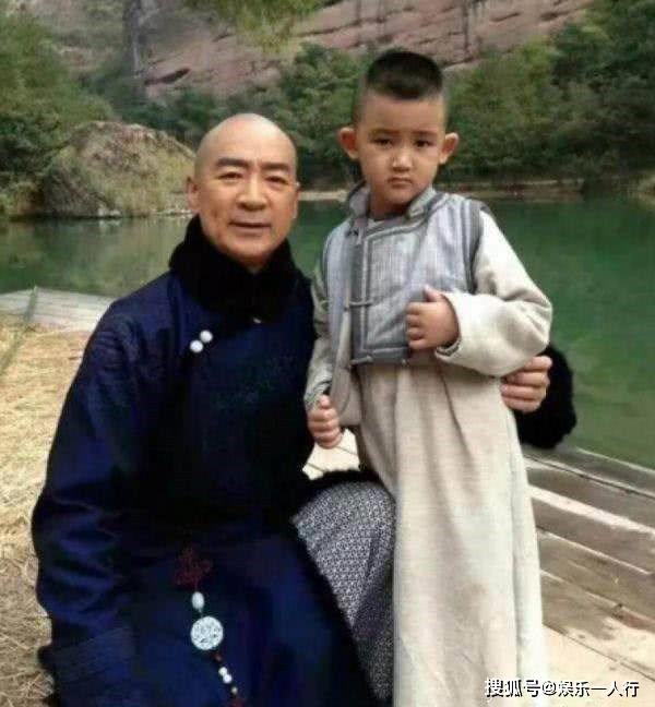 Tài tử Tiếu ngạo giang hồ: Lấy vợ kém 21 tuổi, cuộc sống U70 ra sao?-9