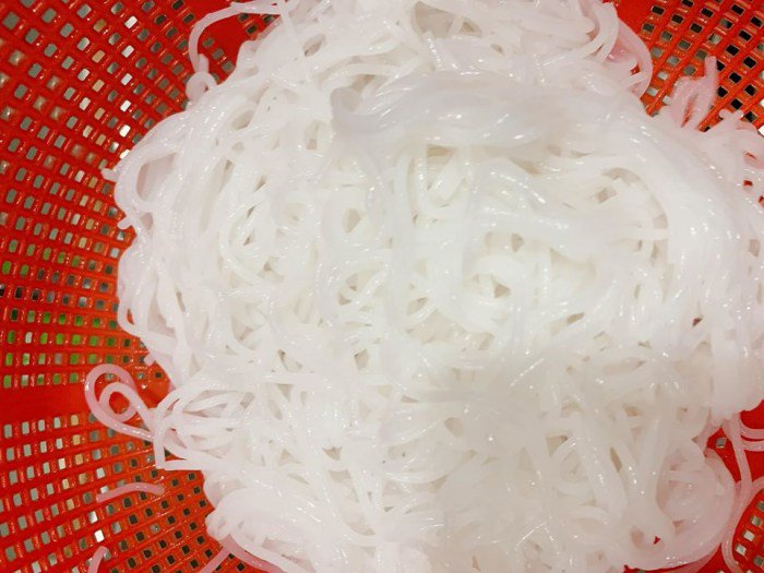 Học mẹ đảm làm bún chả đơn giản bằng nồi chiên không dầu tuyệt ngon, thơm như nướng than-4