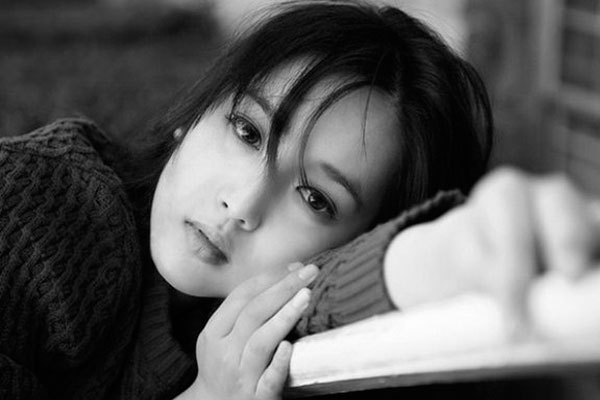 Mẹ chồng gọi sang bắt ngủ lại, nửa đêm lén về tôi kinh hoàng nhìn cảnh tượng ở nhà mình-3