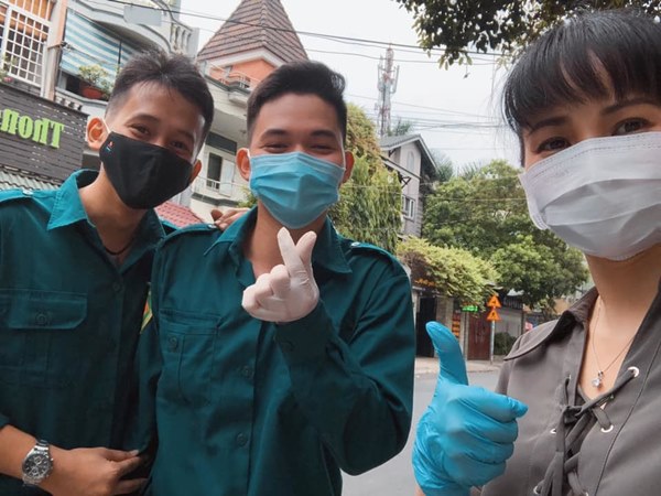 Ca sĩ nhà trăm tỷ rớt nước mắt những ngày cách ly 4 con-2