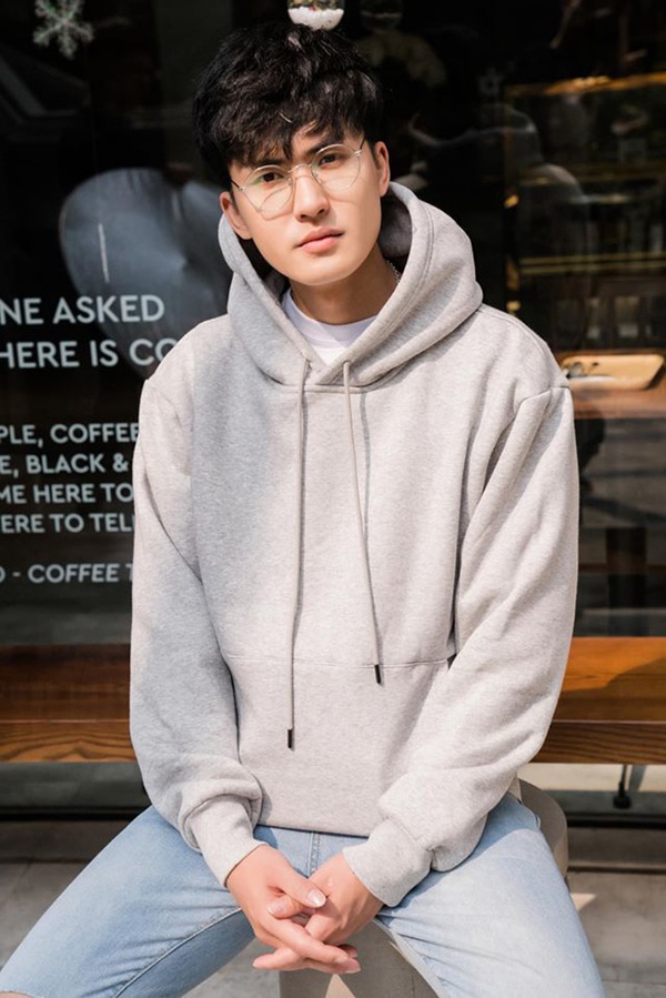 Giảng bài cáu gắt trên livestream, thầy giáo vẫn hút tim rần rần nhờ vẻ ngoài soái ca cực phẩm, đến cái tên cũng siêu lạ-6