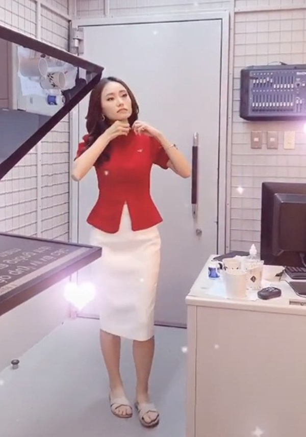 BTV Xuân Anh hé lộ toàn cảnh trường quay của Bản tin Thời tiết - nơi luôn khiến nhiều người tò mò-1