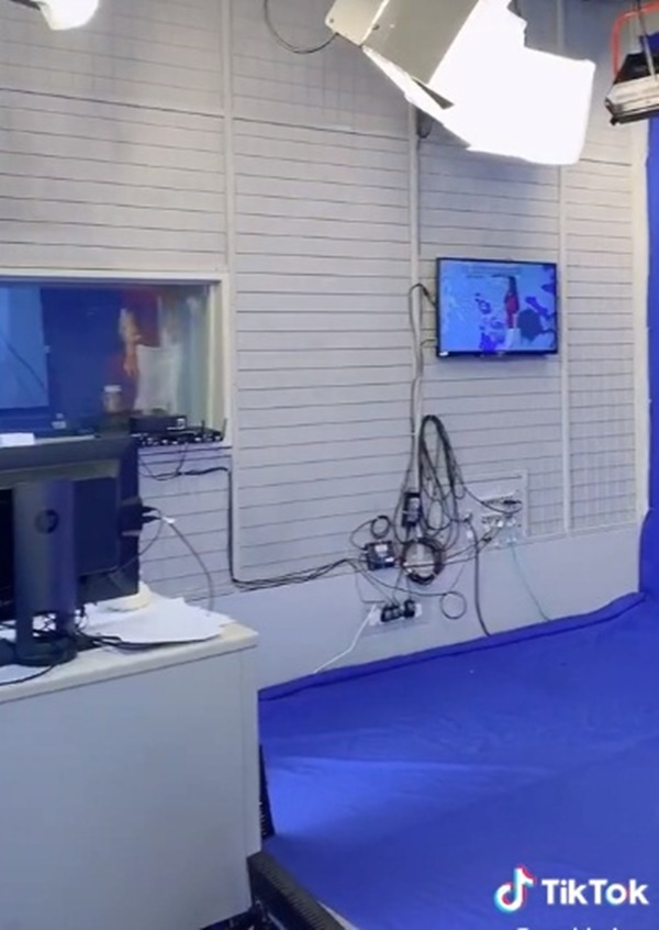 BTV Xuân Anh hé lộ toàn cảnh trường quay của Bản tin Thời tiết - nơi luôn khiến nhiều người tò mò-4