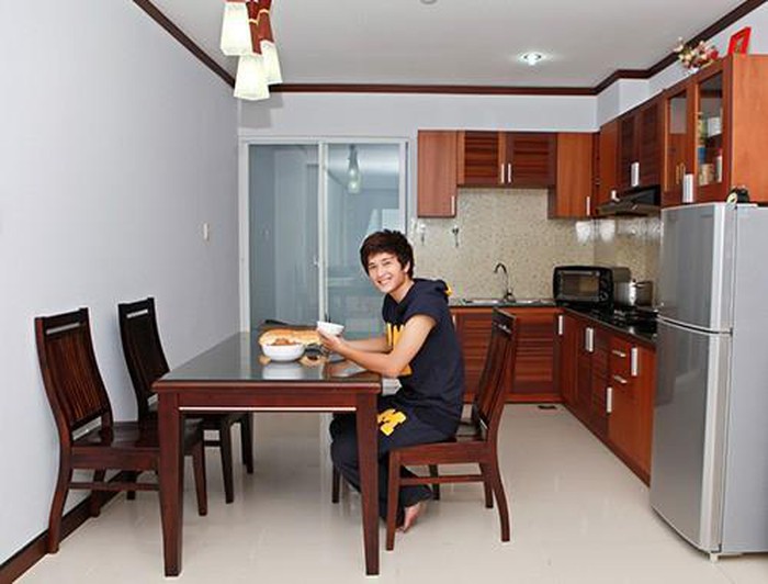 Căn hộ giản dị của diễn viên Huỳnh Anh vướng tin đồn hẹn hò Hồng Quế-6