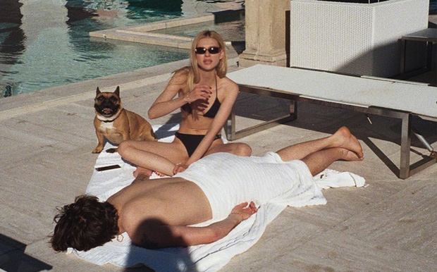 Vẫn biết cậu cả nhà Beckham quấn ái nữ tỷ phú, nhưng ai ngờ lại mùi mẫn thế này: Bàn tay hư hỏng khiến fan dậy sóng!-6