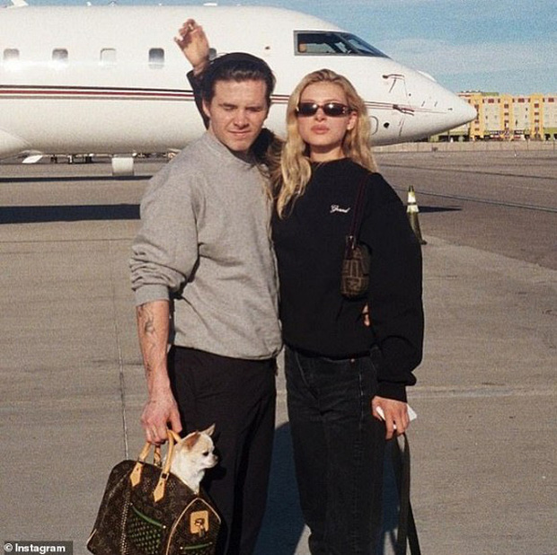 Vẫn biết cậu cả nhà Beckham quấn ái nữ tỷ phú, nhưng ai ngờ lại mùi mẫn thế này: Bàn tay hư hỏng khiến fan dậy sóng!-7