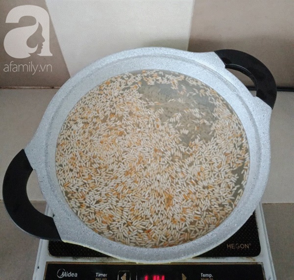 Buổi sáng mẹ&nbsp;nấu cháo hàu ngọt thơm không chút mùi tanh cả nhà khen tấm tắc-5