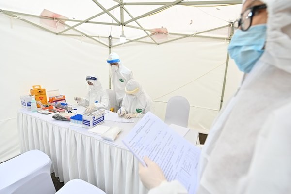 Vì sao bệnh nhân 188 dương tính lại sau 2 ngày xuất viện?-2