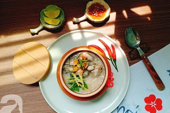 Buổi sáng mẹ nấu cháo hàu ngọt thơm không chút mùi tanh cả nhà khen tấm tắc