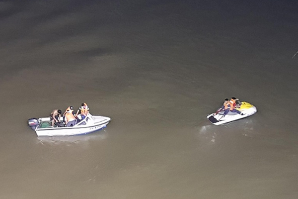 Nữ sinh lớp 8 nghi bỏ lại xe máy điện, nhảy cầu tự tử trong đêm-3