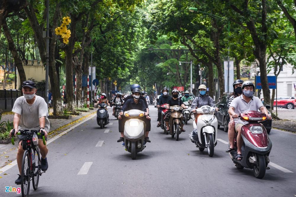 Hàng quán công khai hoạt động trong thời gian cách ly xã hội-3