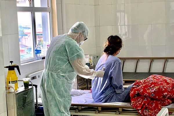 Thứ trưởng Bộ Y tế lý giải về bệnh nhân COVID-19 dương tính trở lại sau khi âm tính-2