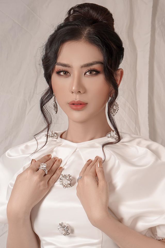 Chi 3 tỷ để chuyển giới, Lâm Khánh Chi giàu có khủng khiếp cỡ nào?-6