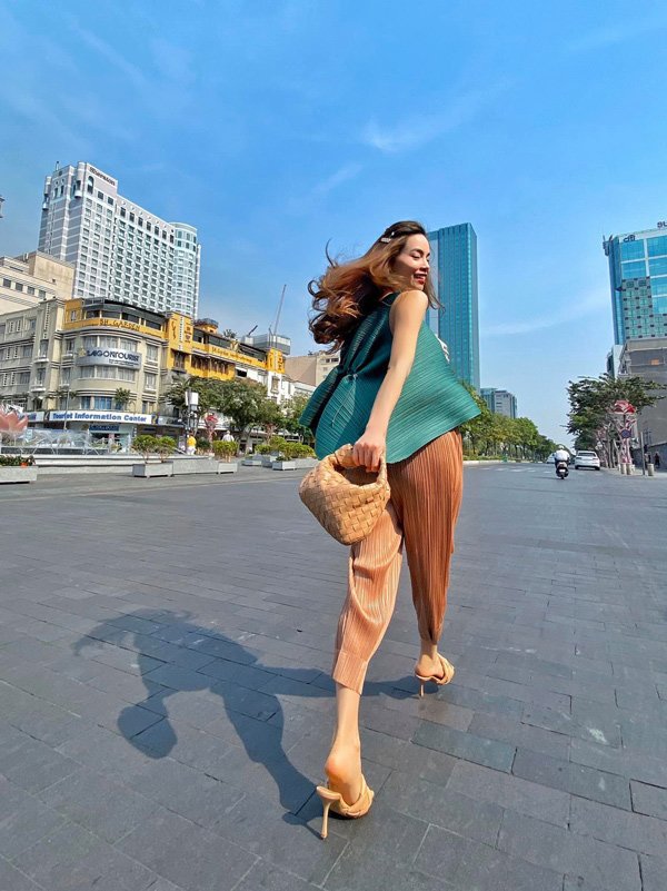 Phượng Chanel đụng hàng với Hồ Ngọc Hà: Người đắp hàng hiệu nhiều hơn lại thua đau mới khổ-6