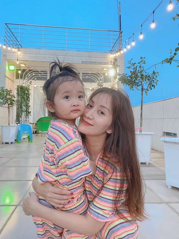 Khu vườn nhỏ trên sân thượng của vợ chồng Khánh Thi - Phan Hiển: Một m2 có thể chụp cả chục ảnh sống ảo-10