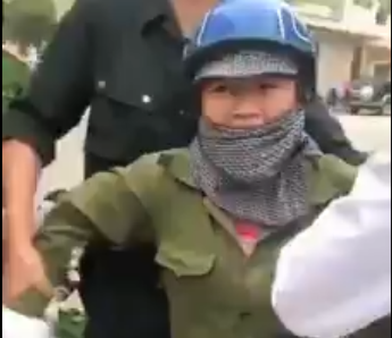 Phó Chủ tịch phường ở Quảng Ninh: Mất bình tĩnh nên có lời nói không chuẩn mực với chị bán rau-1