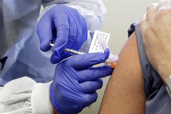 Chuyên gia hàng đầu của WHO cảnh báo: Không nên quá trông đợi vào vaccine ngừa COVID-19-1