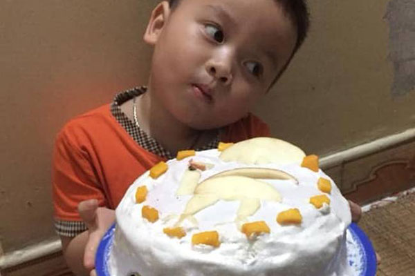 Bánh sinh nhật có lời chúc khiến chủ nhân bữa tiệc toát mồ hôi hột-3