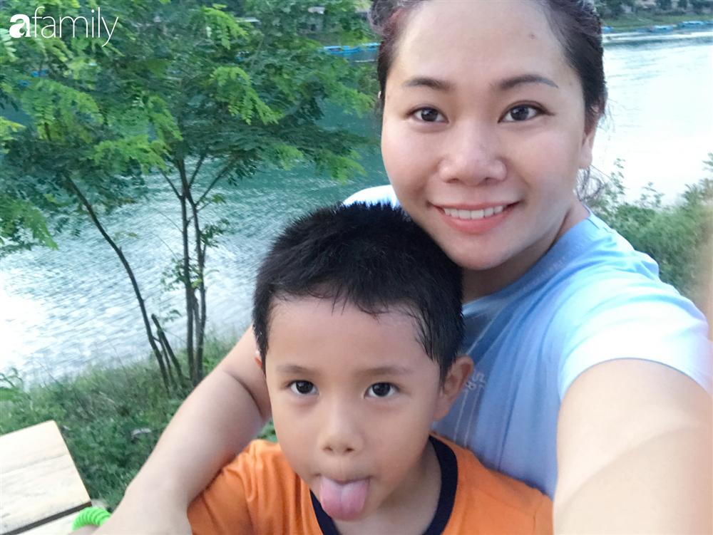 Vượt qua cú sốc con tự kỷ, nữ giám đốc ở Hà Nội đóng 4 cơ sở dạy tiếng Anh, đổi mọi công sức và tiền bạc lấy... 3 giây con nhìn vào mắt mình-2