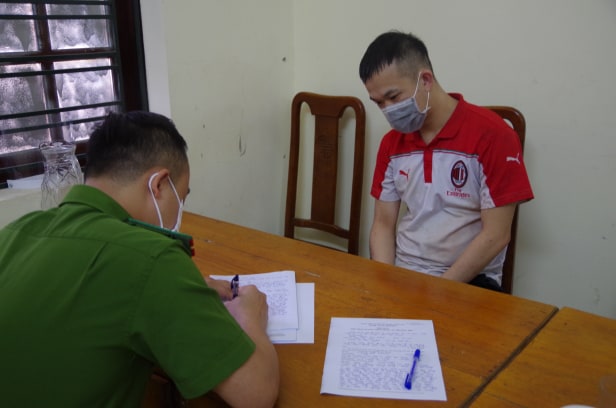 Nữ phó hiệu trưởng bị con trai của người tình đâm tử vong ở Hà Giang đã ly hôn với chồng-1