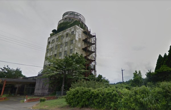 Khám phá khách sạn ma bỏ hoang gần 30 năm, hai thanh niên phát hiện điều kinh khủng ở tầng 6 khiến họ lập tức hối hận về hành động của mình-1