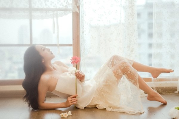 Những nữ tiếp viên hàng không Việt nổi tiếng vì mặt xinh, thân hình gợi cảm-4