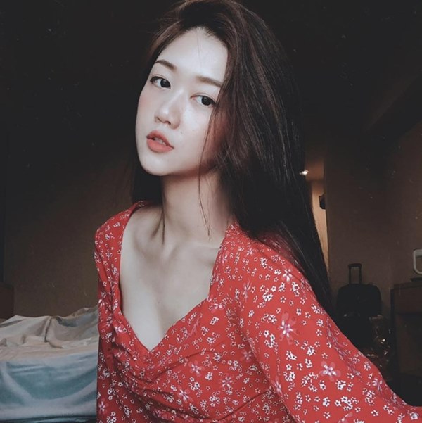 Những nữ tiếp viên hàng không Việt nổi tiếng vì mặt xinh, thân hình gợi cảm-9