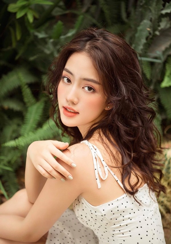 Những nữ tiếp viên hàng không Việt nổi tiếng vì mặt xinh, thân hình gợi cảm-19