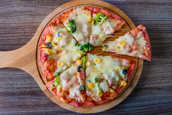 Cách làm bánh pizza tại nhà đơn giản thơm ngon ngây ngất
