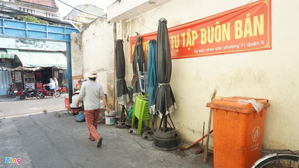 Vợ con người quay phim kẻ cưỡng ép phụ nữ sợ hãi, không dám rời nhà-1